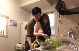 Nghi ngờ vợ thay lòng, chồng âm thầm lắp camera và bắt được cảnh nóng không tưởng